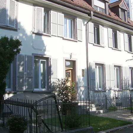 Bed & Breakfast Laupenring, *