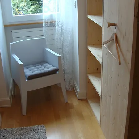 Bed & Breakfast Laupenring, *